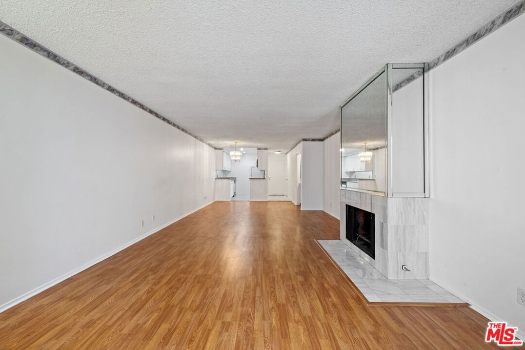 1828 Camden Avenue 203