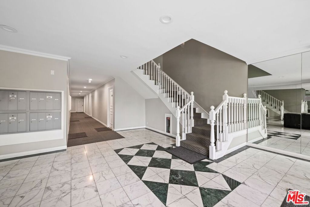 1828 Camden Avenue 203