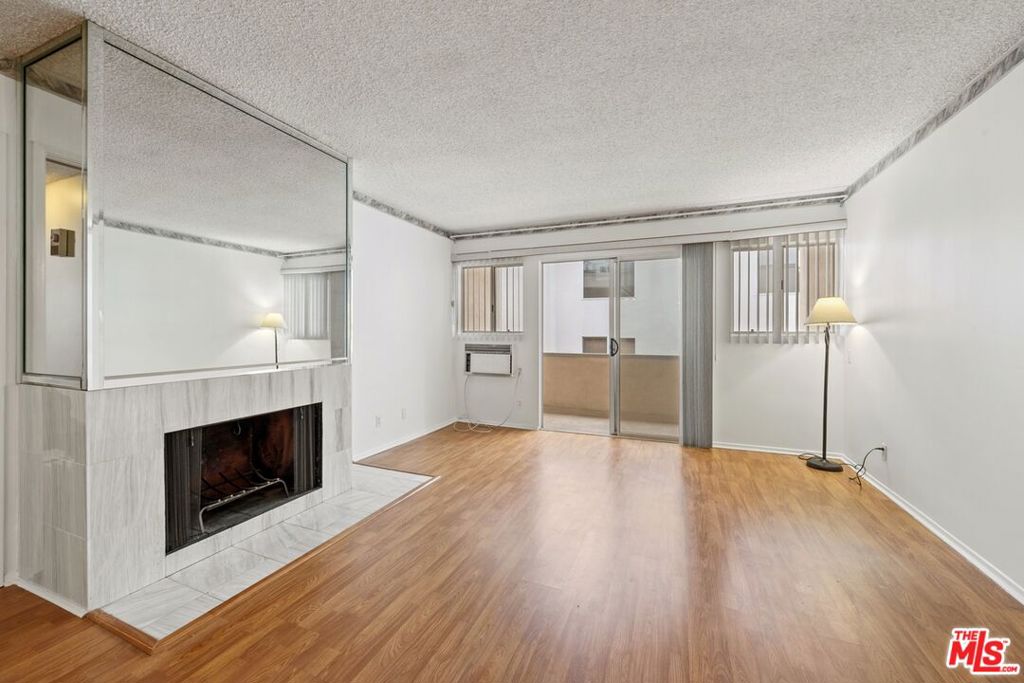 1828 Camden Avenue 203