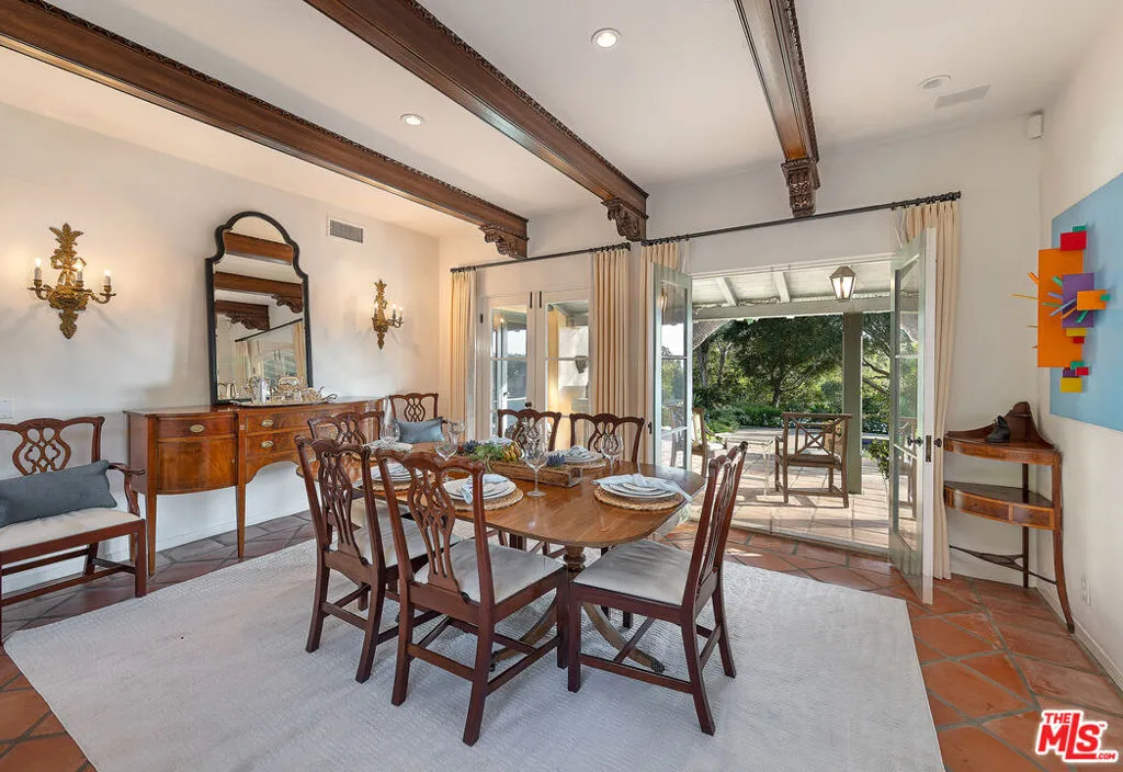 Santa Barbara, California 93108, United States, 5 Bedrooms Bedrooms, ,5 BathroomsBathrooms,Residential,Active,158608