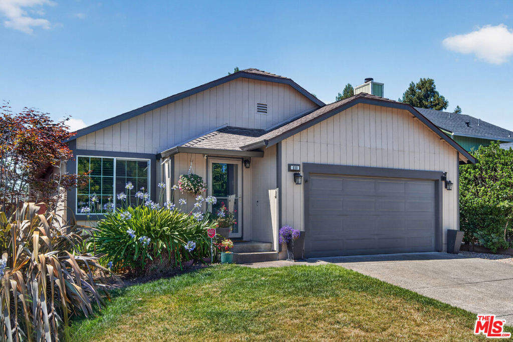 930 Bartlett Place