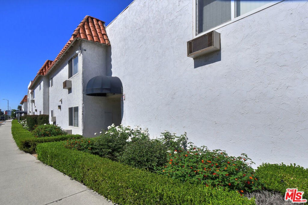 Properties 3 9301 Darby Avenue