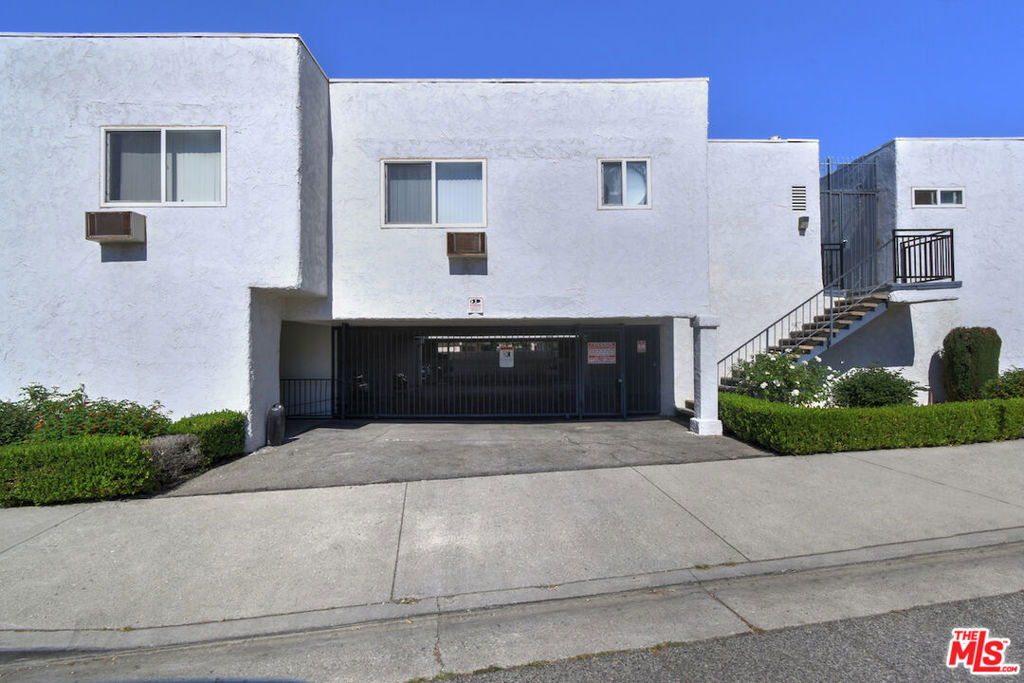 Properties 2 9301 Darby Avenue