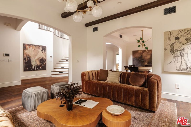 11432 Aqua Vista Street