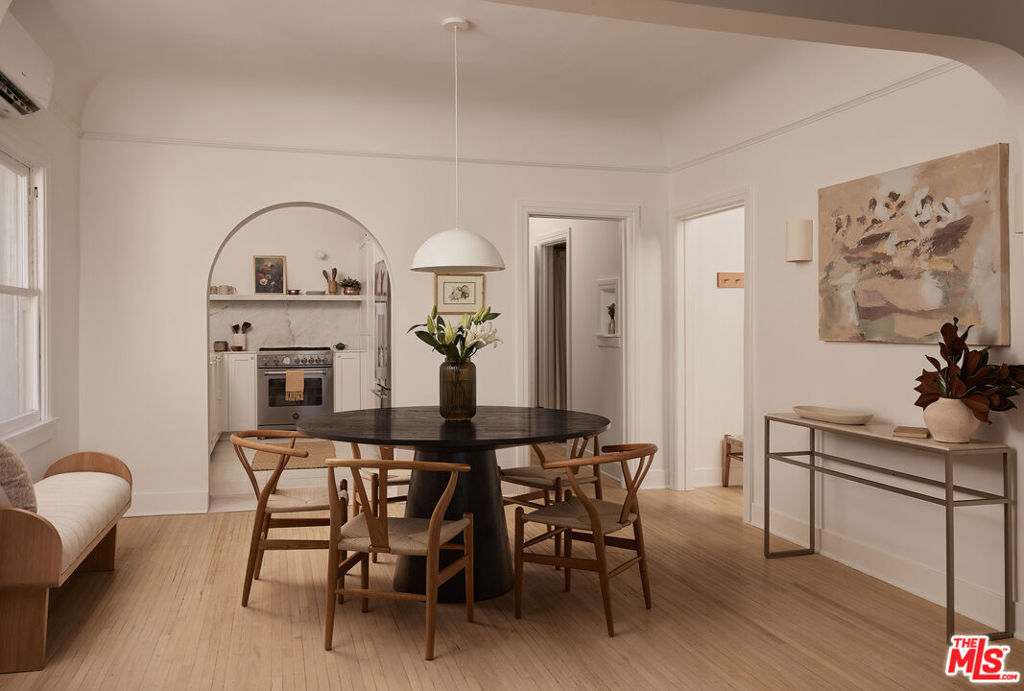 854 Hyperion Avenue 1/2