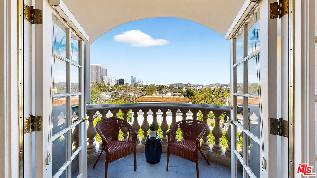 9848 Vidor Drive 402