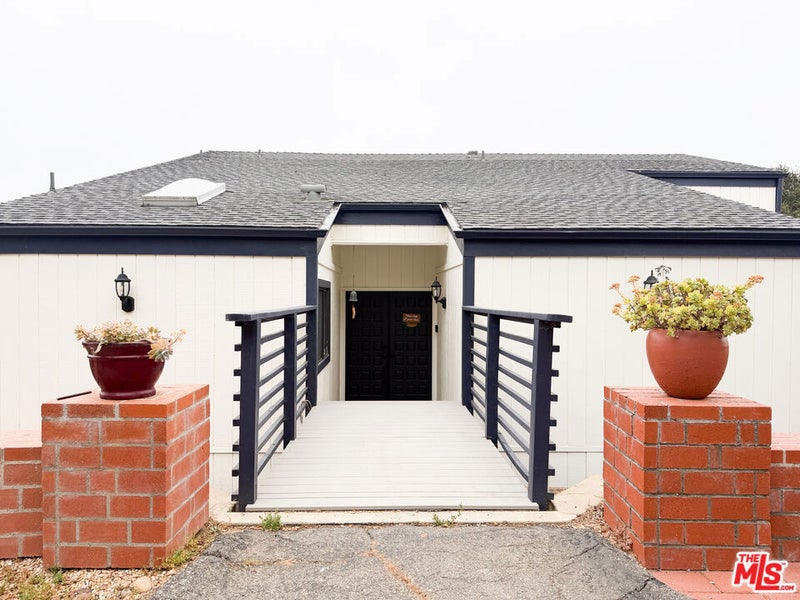 335 Morro Hills Road