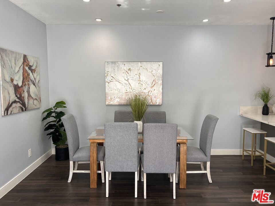 156 S Oak Knoll Avenue 101