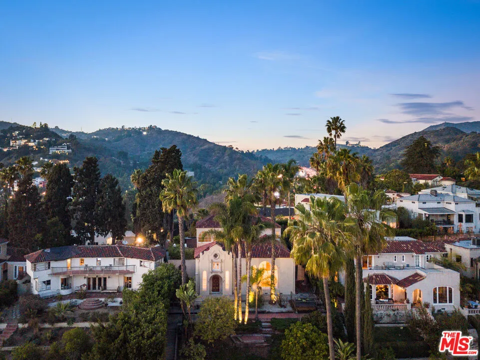 Los Angeles, California 90068, United States, 3 Bedrooms Bedrooms, ,2 BathroomsBathrooms,Residential,Active,180974