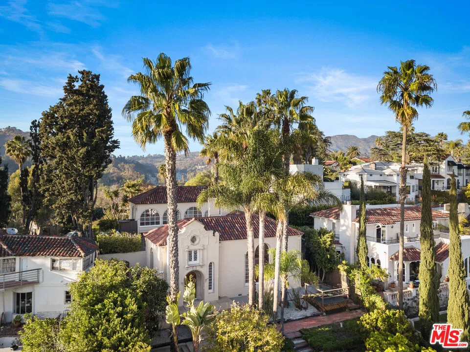 Los Angeles, California 90068, United States, 3 Bedrooms Bedrooms, ,2 BathroomsBathrooms,Residential,Active,180974