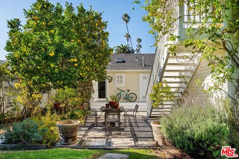 2621 Grandview Avenue Venice CA 90291