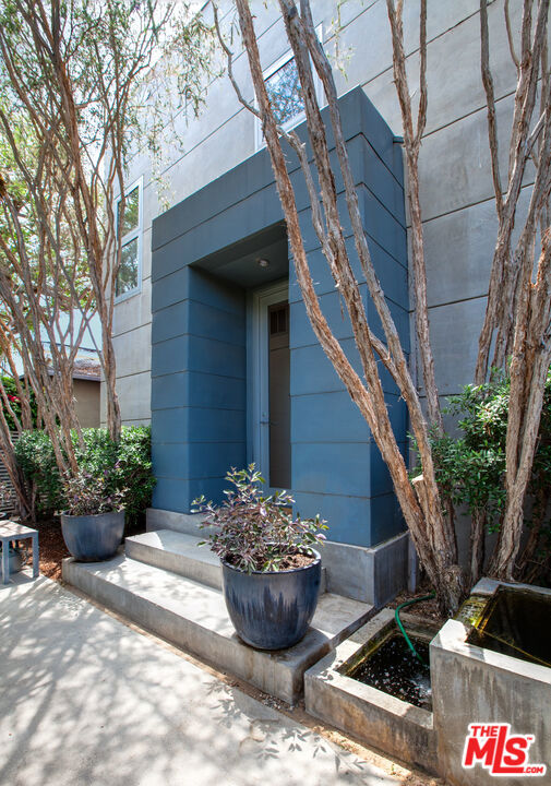 Properties 4 757 Milwood Avenue