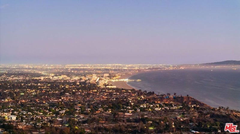 1058 Vista Grande Drive