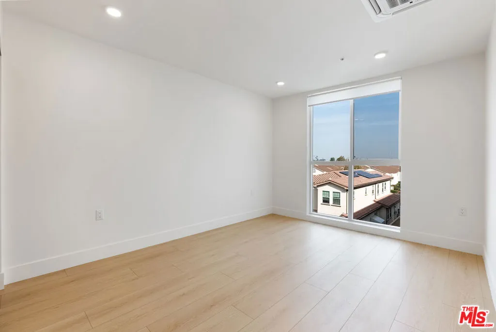 Cypress, California 90630, United States, 3 Bedrooms Bedrooms, ,3 BathroomsBathrooms,Residential,Active,239246