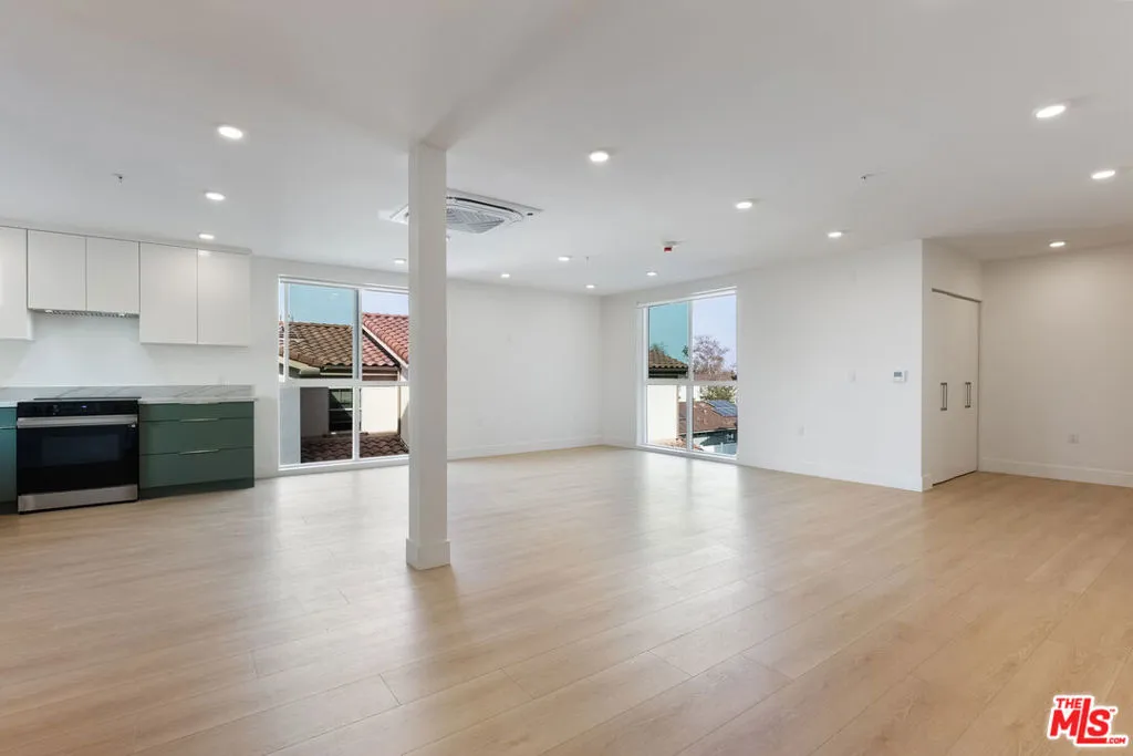 Cypress, California 90630, United States, 3 Bedrooms Bedrooms, ,3 BathroomsBathrooms,Residential,Active,239246