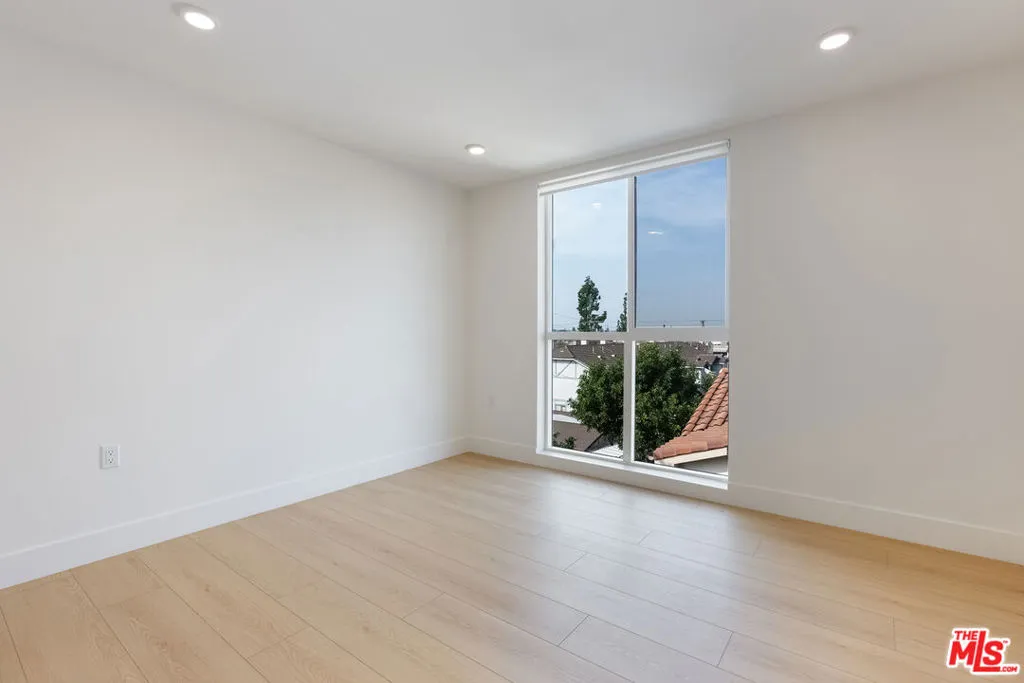 Cypress, California 90630, United States, 3 Bedrooms Bedrooms, ,3 BathroomsBathrooms,Residential,Active,239246