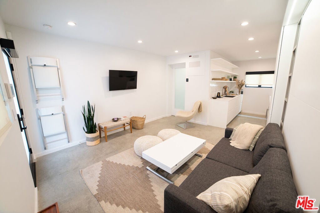 14 Brooks Avenue 10
