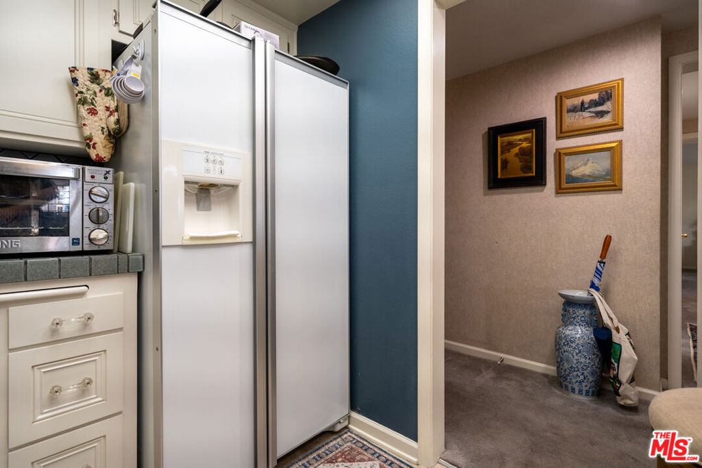 880 W 1st Street 506