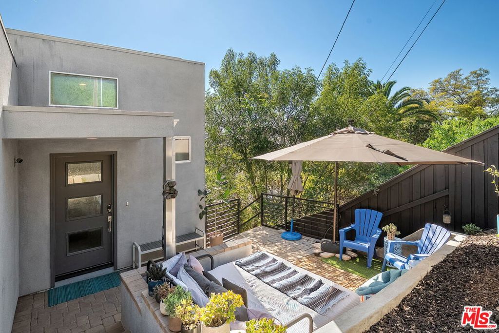 2074 Cerro Gordo Street