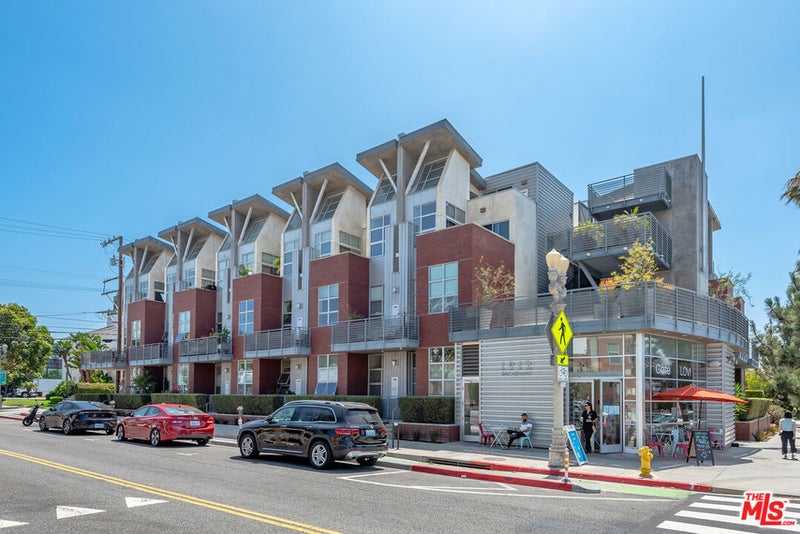 1912 Broadway 307