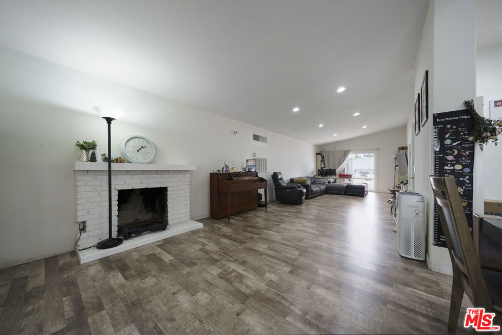 Properties 3 110 S Baymar Street