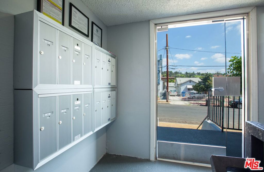 Properties 2 3232 W Avenue 32