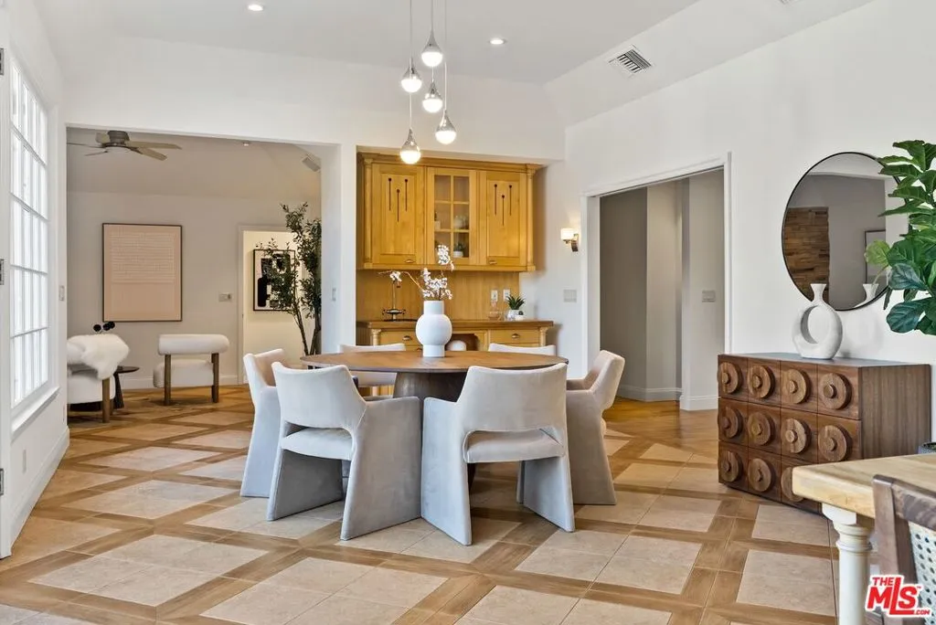 Beverly Hills, California 90210, United States, 4 Bedrooms Bedrooms, ,4 BathroomsBathrooms,Residential,Active,178703