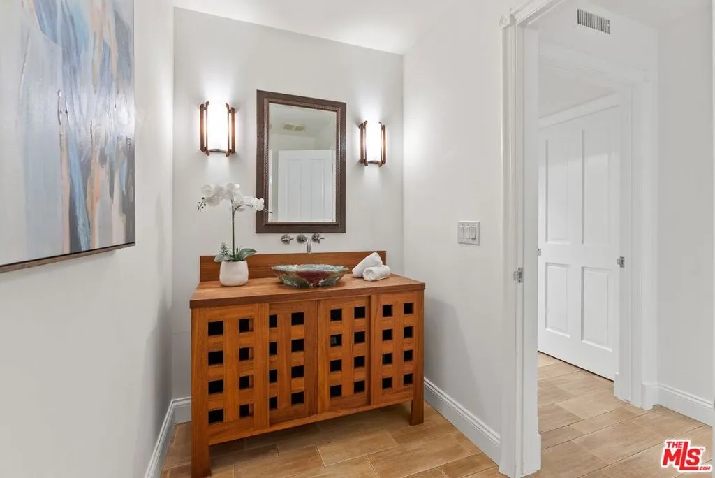 Beverly Hills, California 90210, United States, 4 Bedrooms Bedrooms, ,4 BathroomsBathrooms,Residential,Active,178703