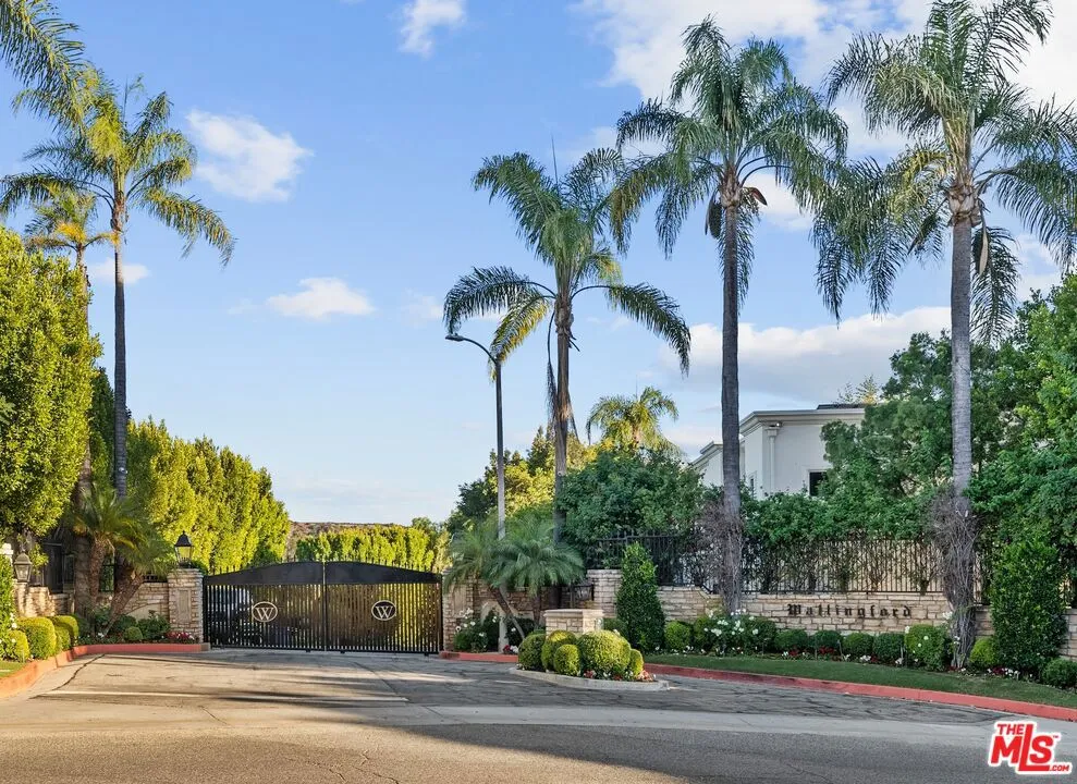 Beverly Hills, California 90210, United States, 4 Bedrooms Bedrooms, ,4 BathroomsBathrooms,Residential,Active,178703