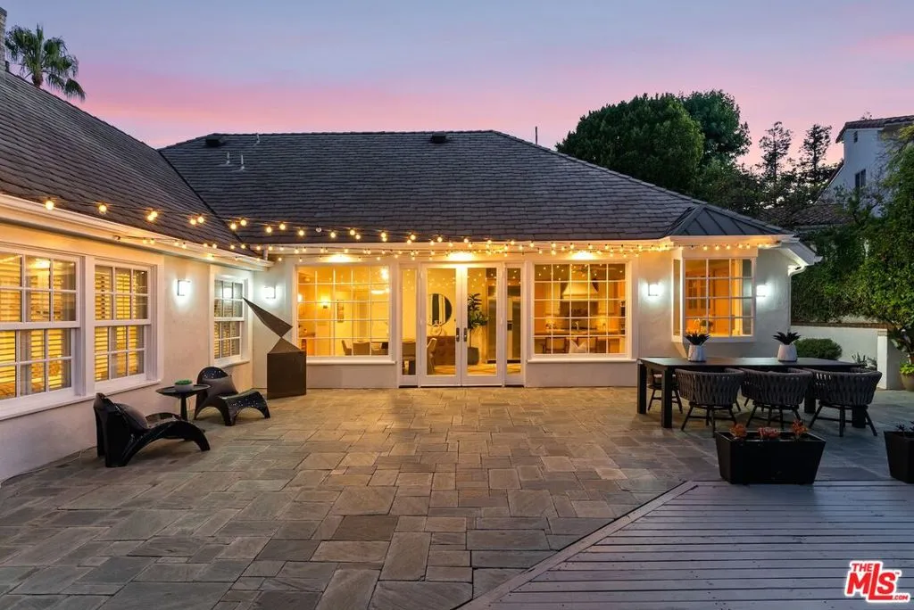 Beverly Hills, California 90210, United States, 4 Bedrooms Bedrooms, ,4 BathroomsBathrooms,Residential,Active,178703