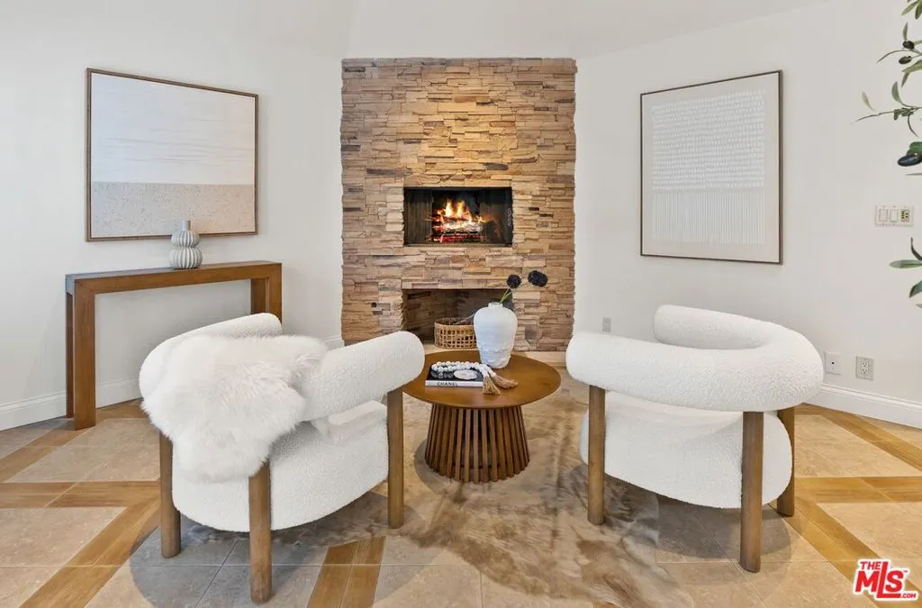 Beverly Hills, California 90210, United States, 4 Bedrooms Bedrooms, ,4 BathroomsBathrooms,Residential,Active,178703