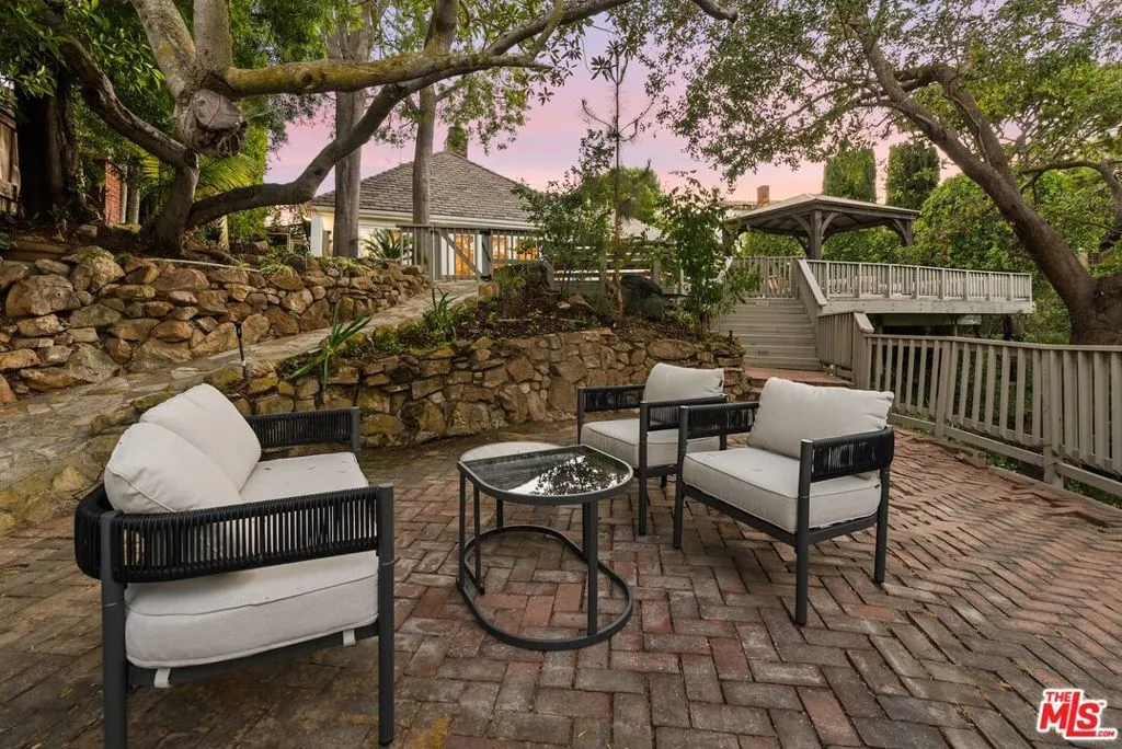 Beverly Hills, California 90210, United States, 4 Bedrooms Bedrooms, ,4 BathroomsBathrooms,Residential,Active,178703