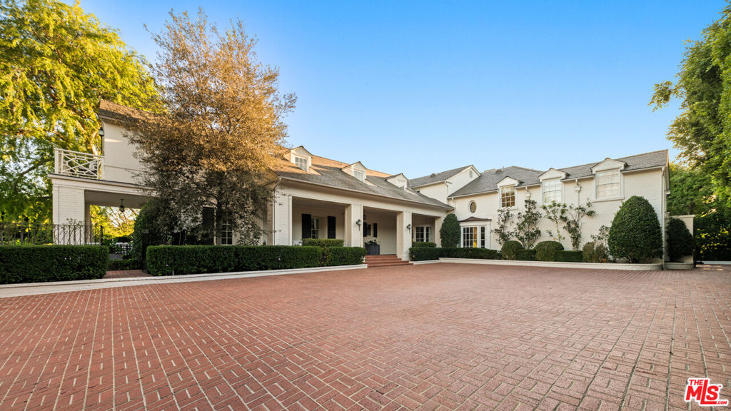 111 N Mapleton Drive