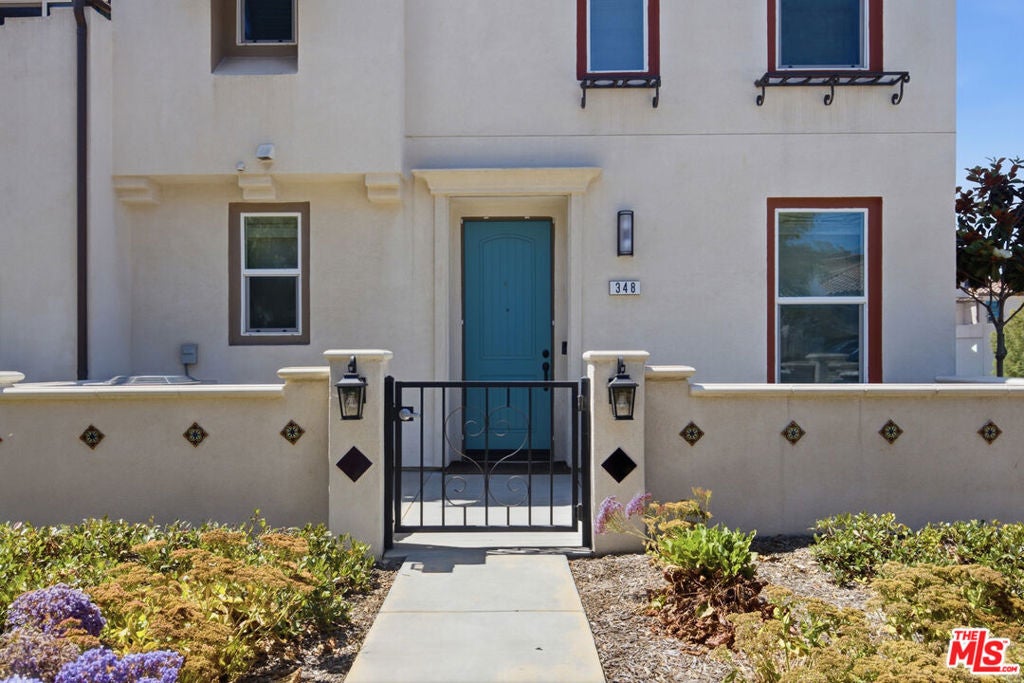 348 Dominguez Street