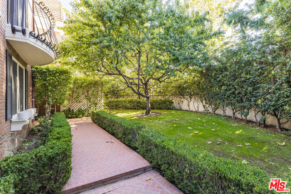 12386 Ridge Circle