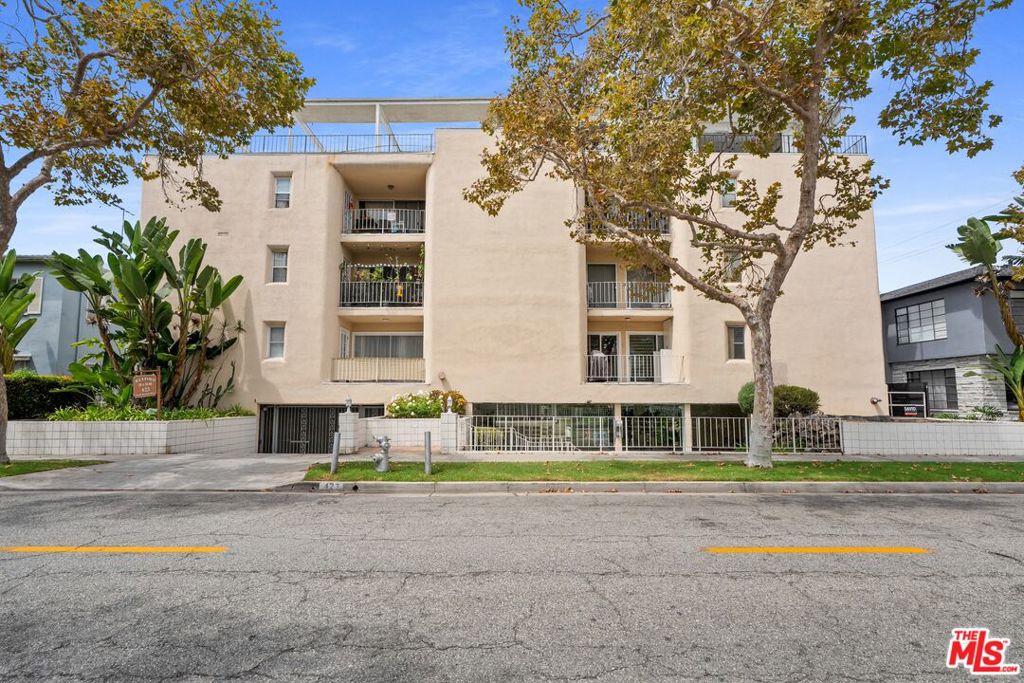 423 S Rexford Drive 305