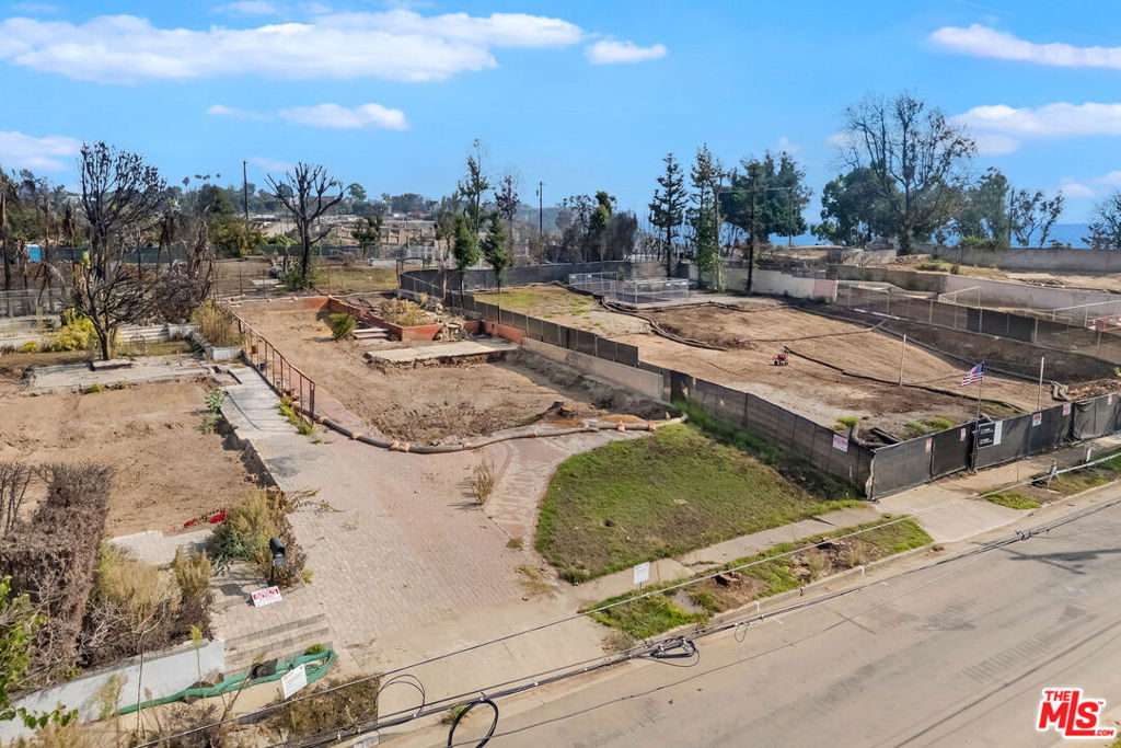 340 N Las Casas Avenue