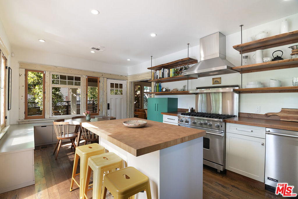 1130 Electric Avenue