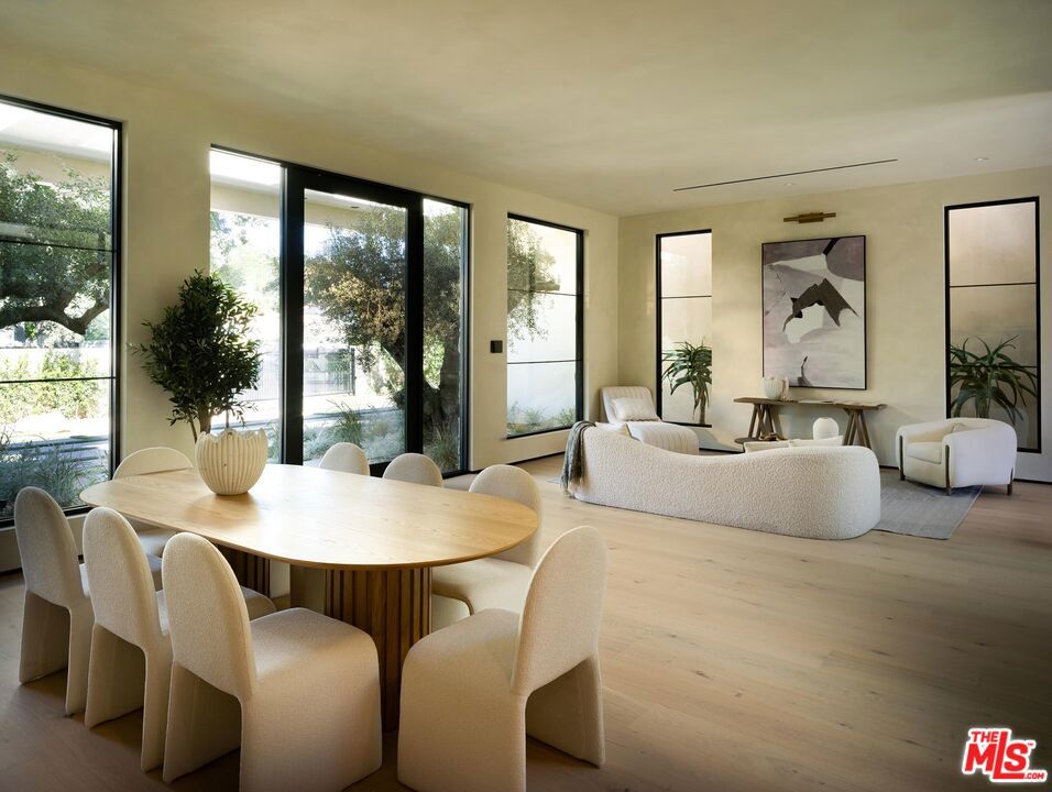 23340 Collins Street