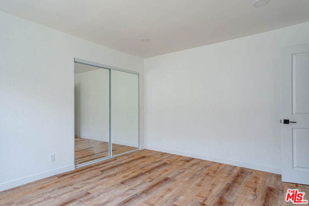 Properties 3 938 W Glenoaks Boulevard 1