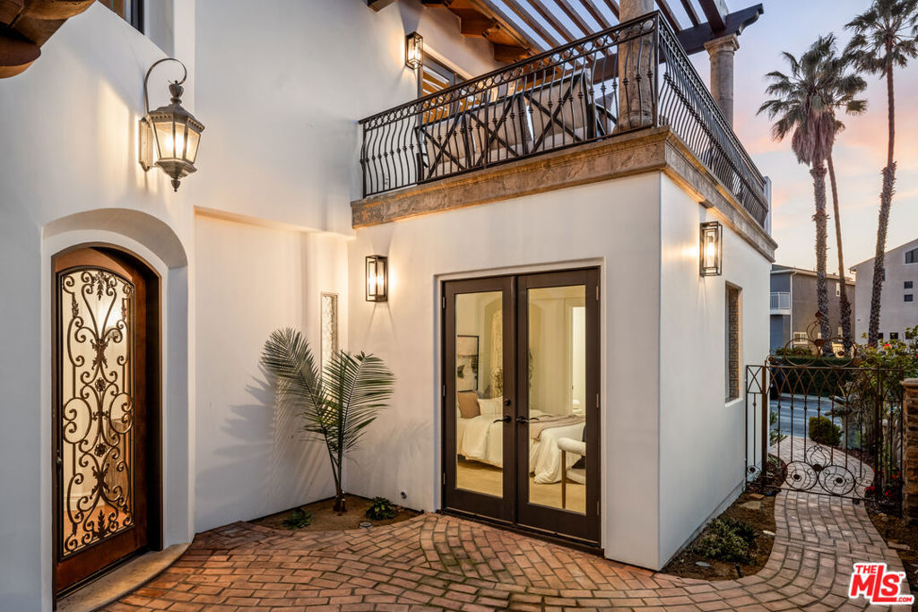 Properties 2 7320 Trask Avenue