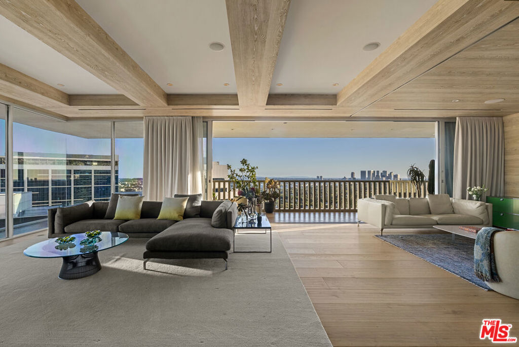 9255 Doheny Road 1206