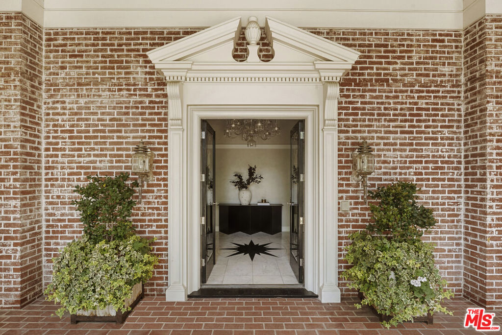 Properties 2 1001 N Crescent Drive