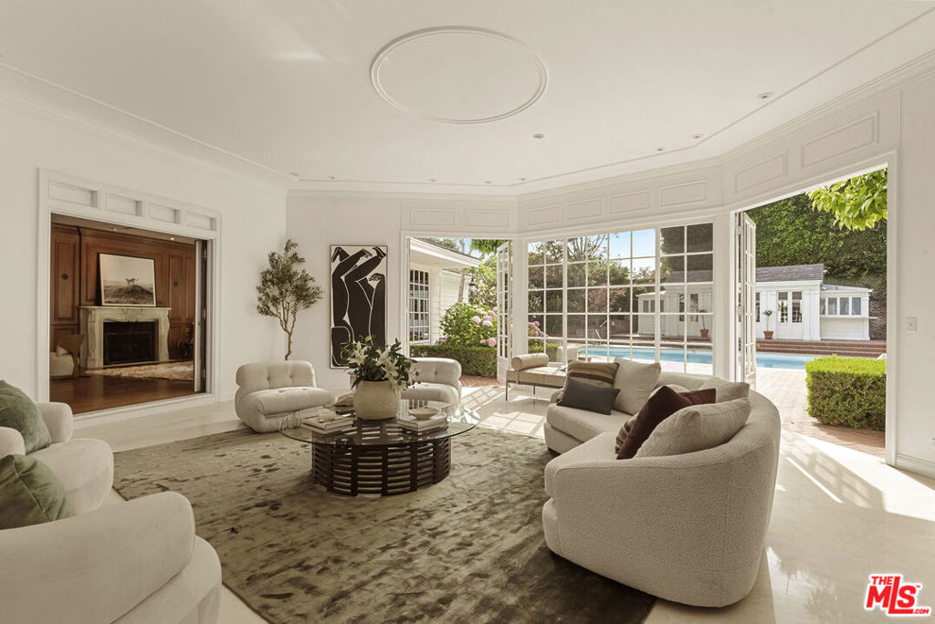 Properties 4 1001 N Crescent Drive