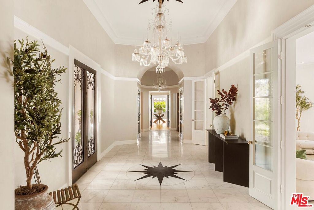 Properties 3 1001 N Crescent Drive