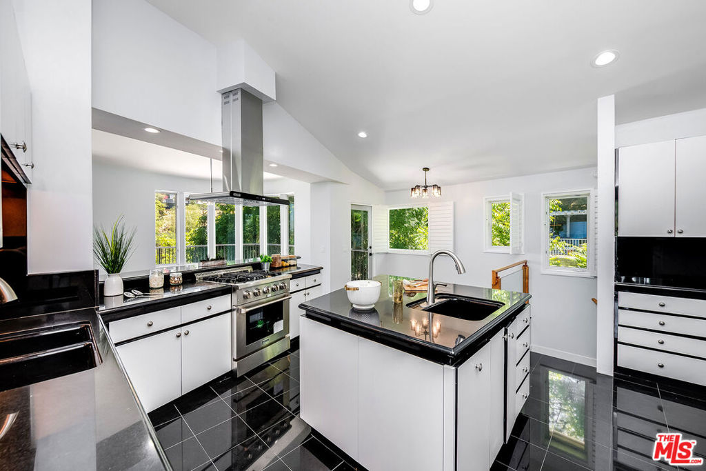 11411 Decente Court