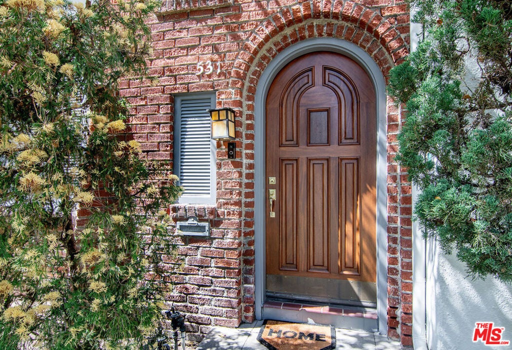 531 N June Street
