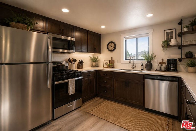 136 E Mountain View Boulevard