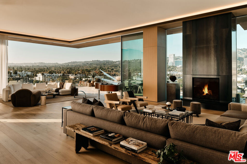 8899 Beverly Boulevard PHW