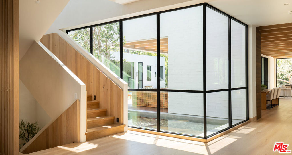 Properties 3 1307 N Doheny Drive